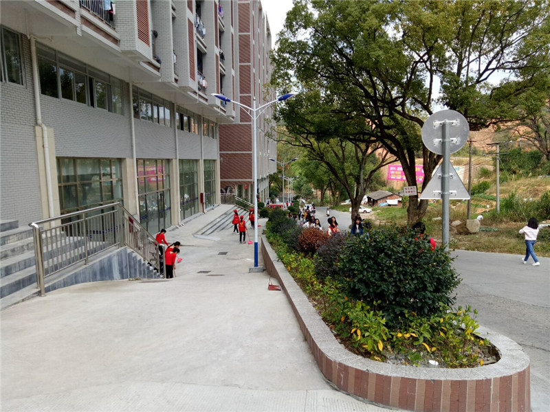 创建文明校3.jpg 创建文明校3.jpg